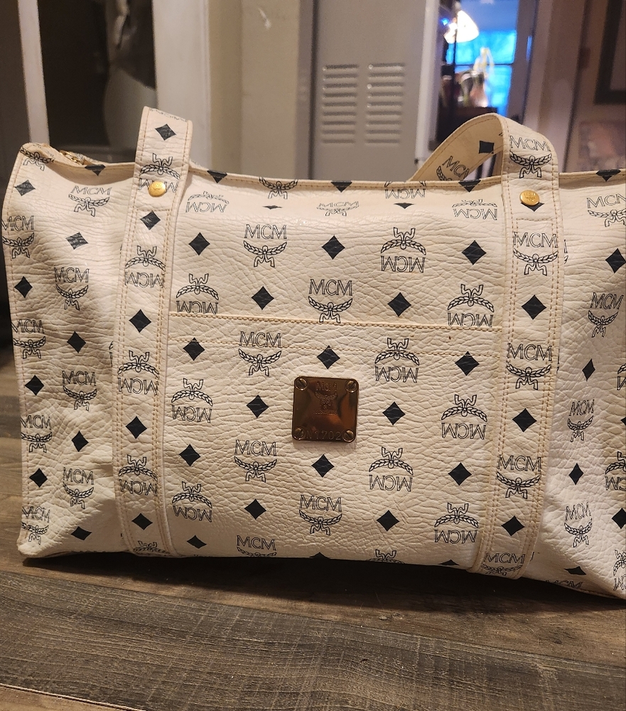 Authentic White shoulder bag